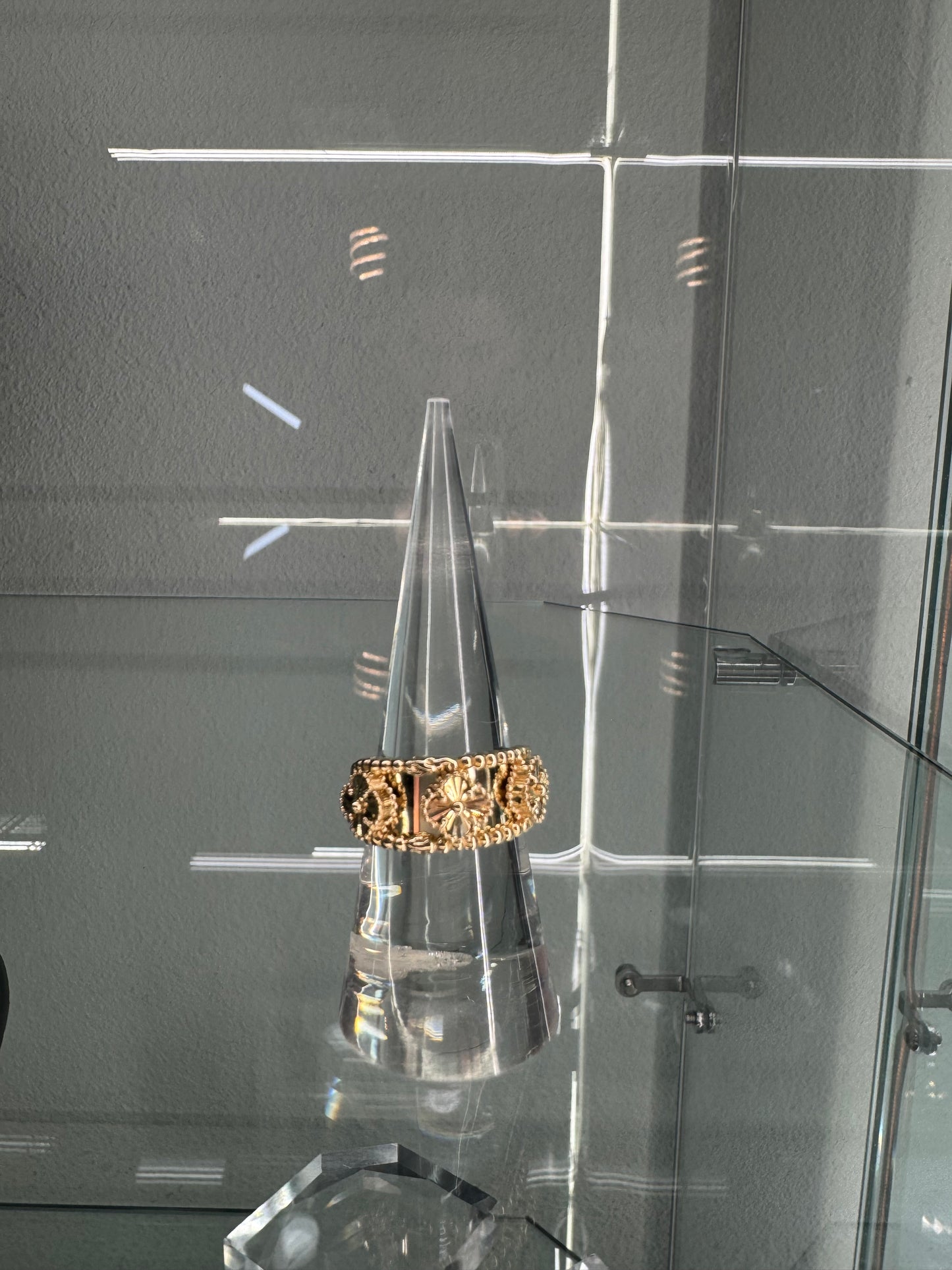 14K Gold Flowers ring