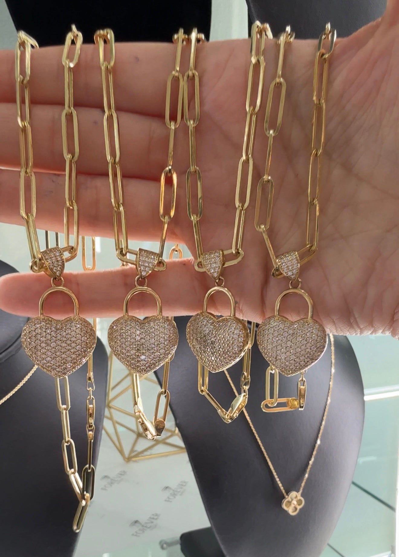 14KT GOLD 16” PAPERCLIP CHAIN SET WITH HEART LOCK PENDANT