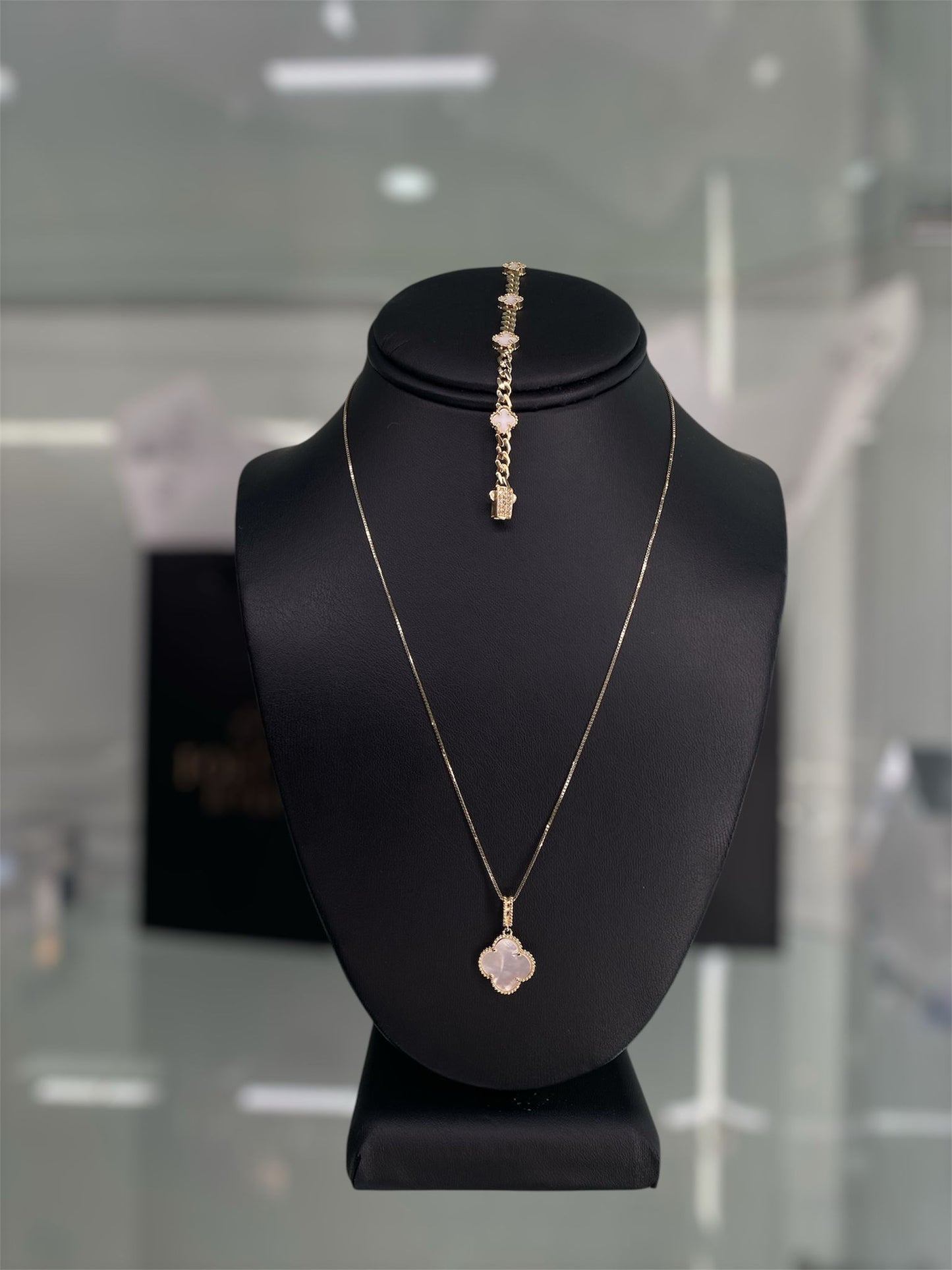 14KT SET MOTHER PEARL FLOWERS