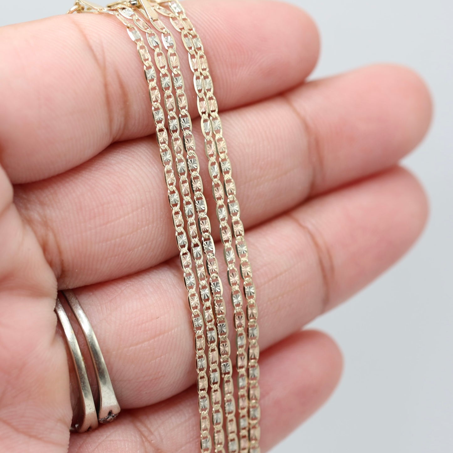 14KT GOLD 3 TONE VALE 2MM CHAIN