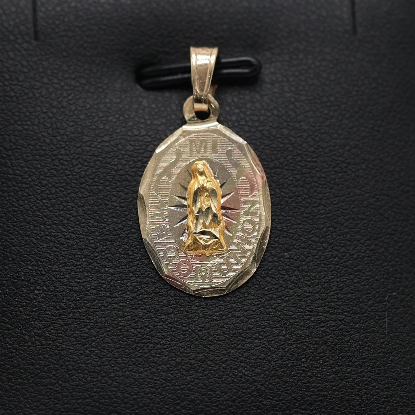 14KT GOLD OVAL 3 TONE 1ST COMMUNION WITH VIRGIN MARY PENDANT