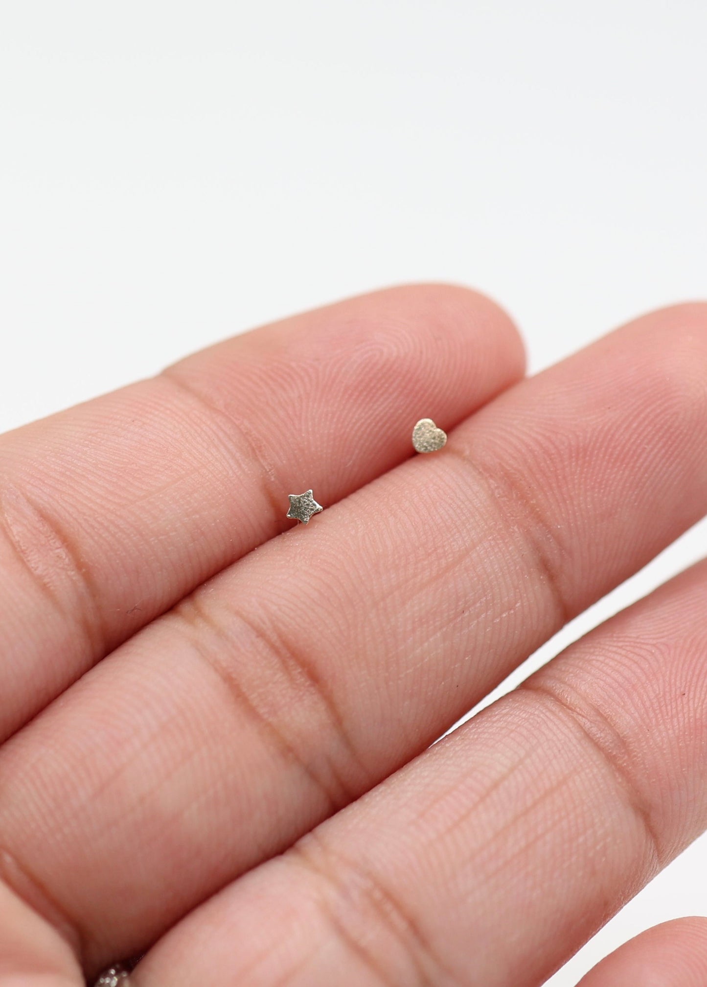 14KT GOLD HEART OR STAR SHAPED NOSE L STUD