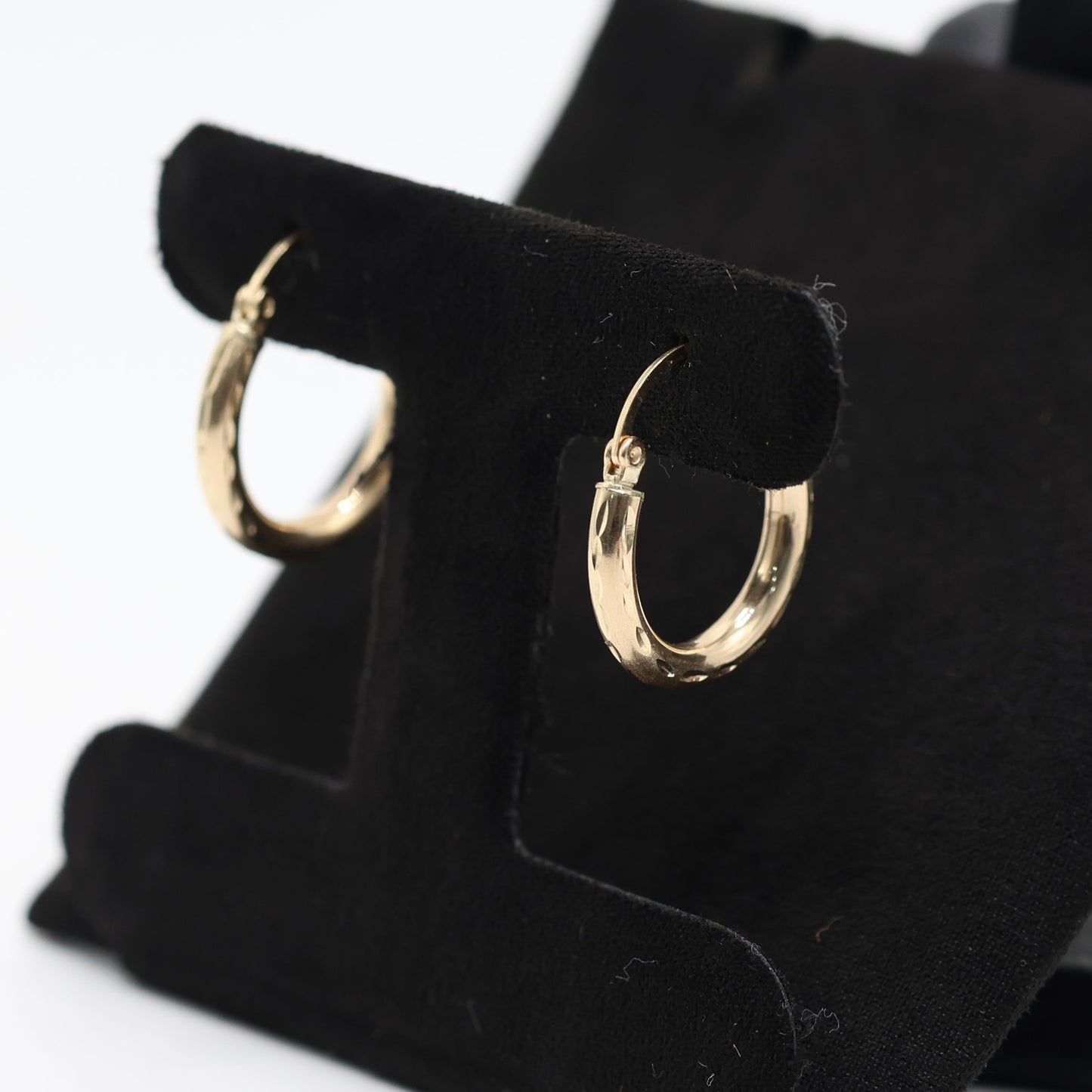 14KT GOLD INDENTATION HOOP EARRINGS