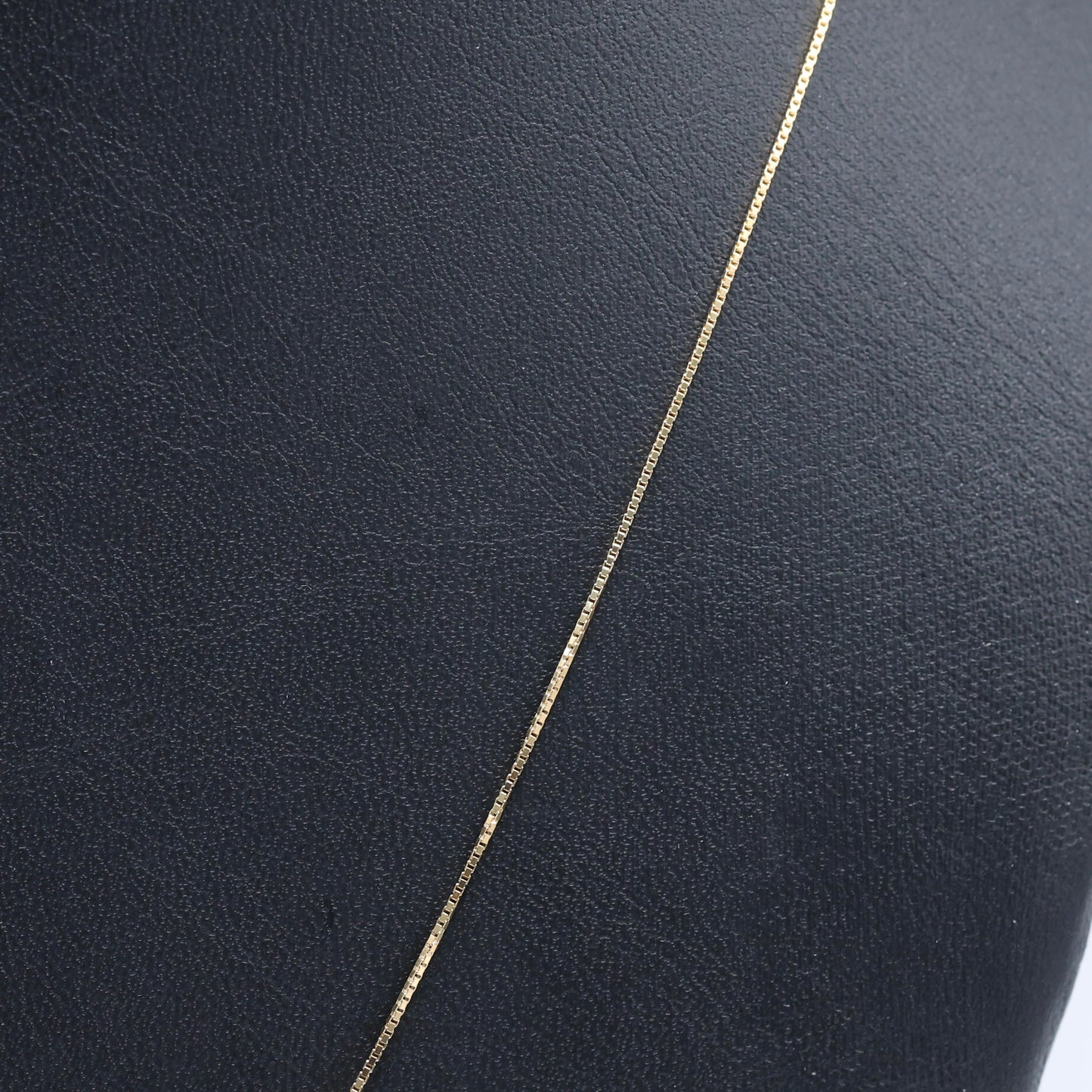 14KT GOLD BOX CHAIN WITH SIMPLE CROSS SET - 3 SIZES