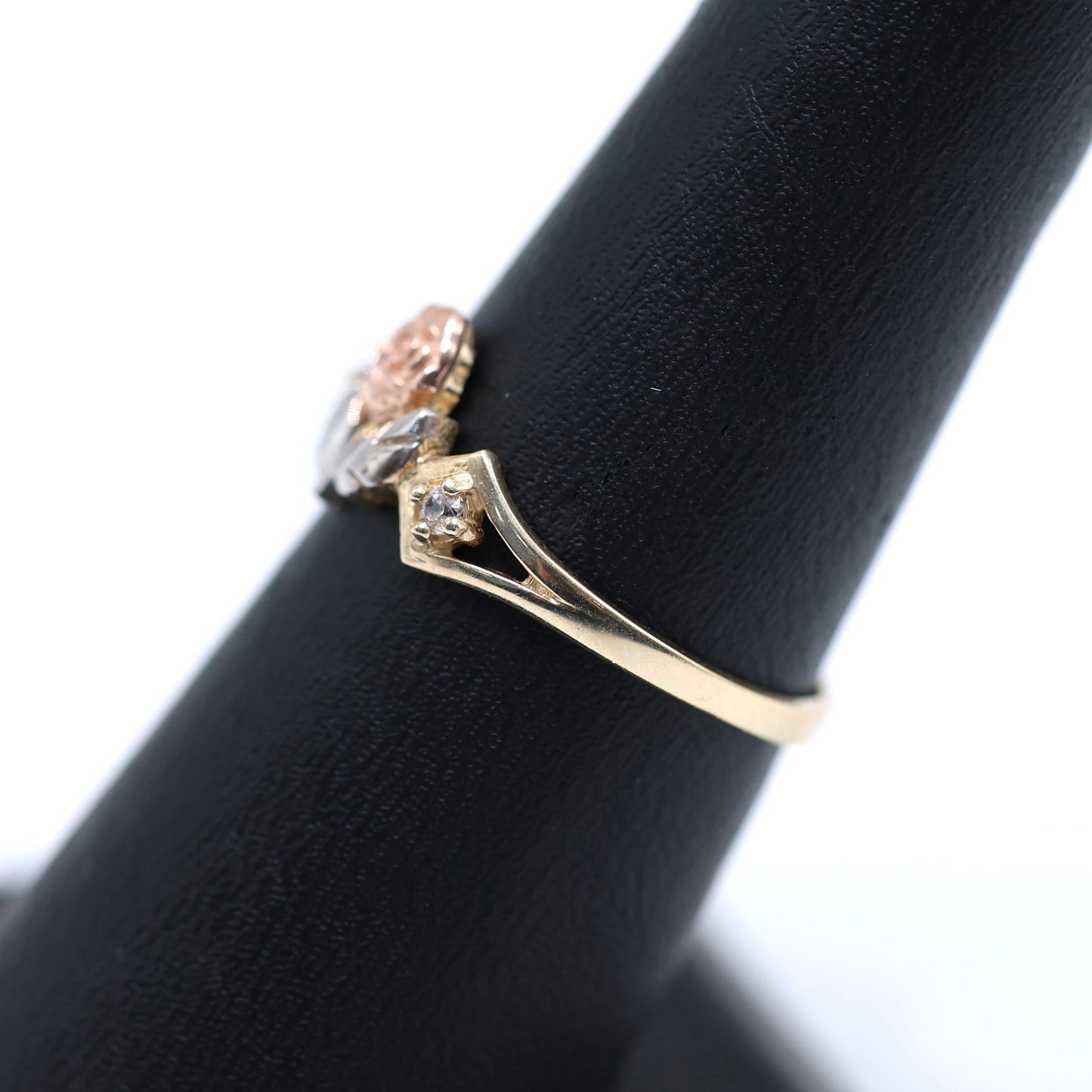 14KT GOLD TRI-TONE ROSE RING W/ CUBIC ZIRCONIA ACCENTS