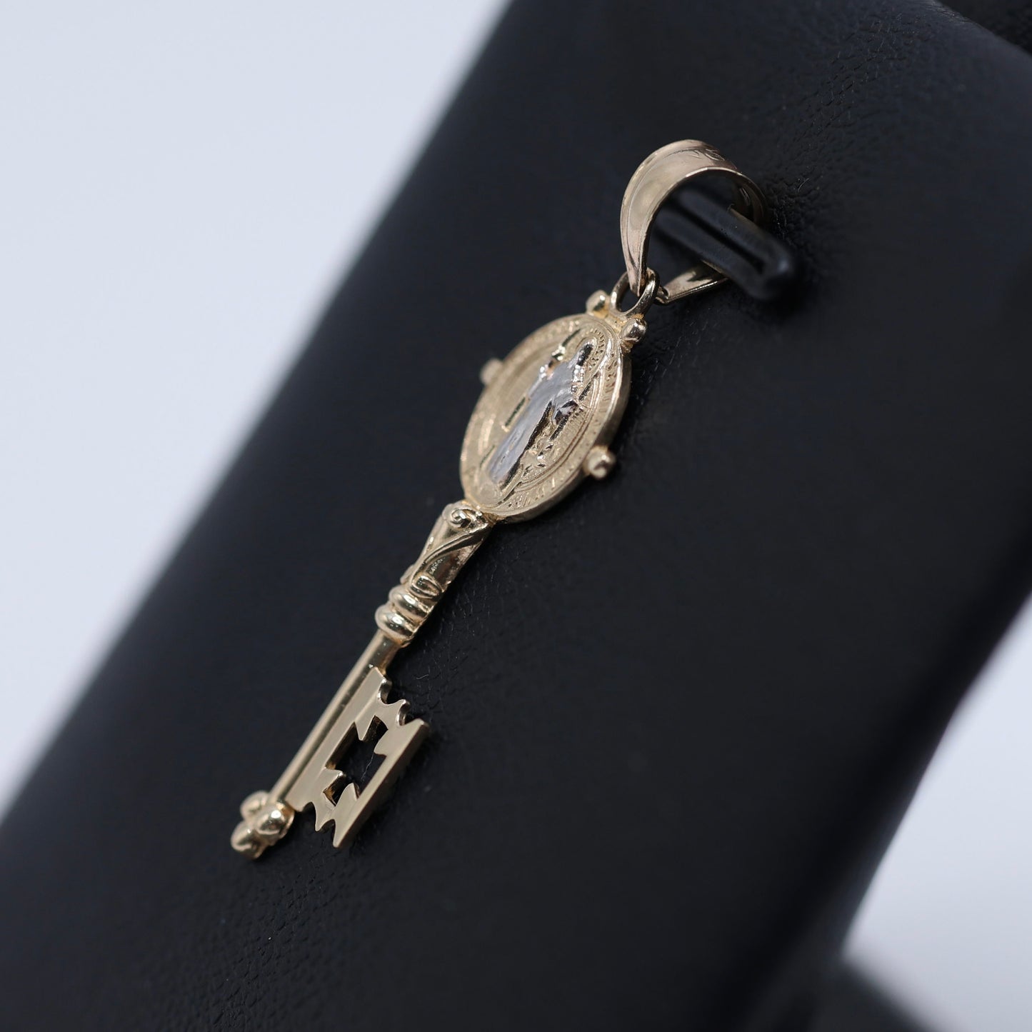 14KT GOLD SAN BENITO KEY MEDIUM