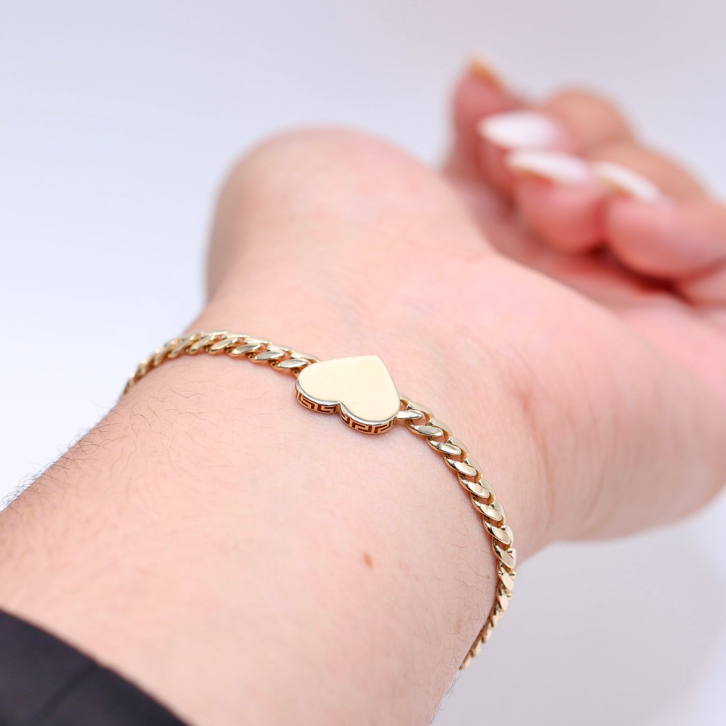 14KT GOLD HEART PLAQUE BRACELET 4.5MM GREEK OUTLINE CUBAN LINK - FREE CUSTOM LASER ENGRAVING
