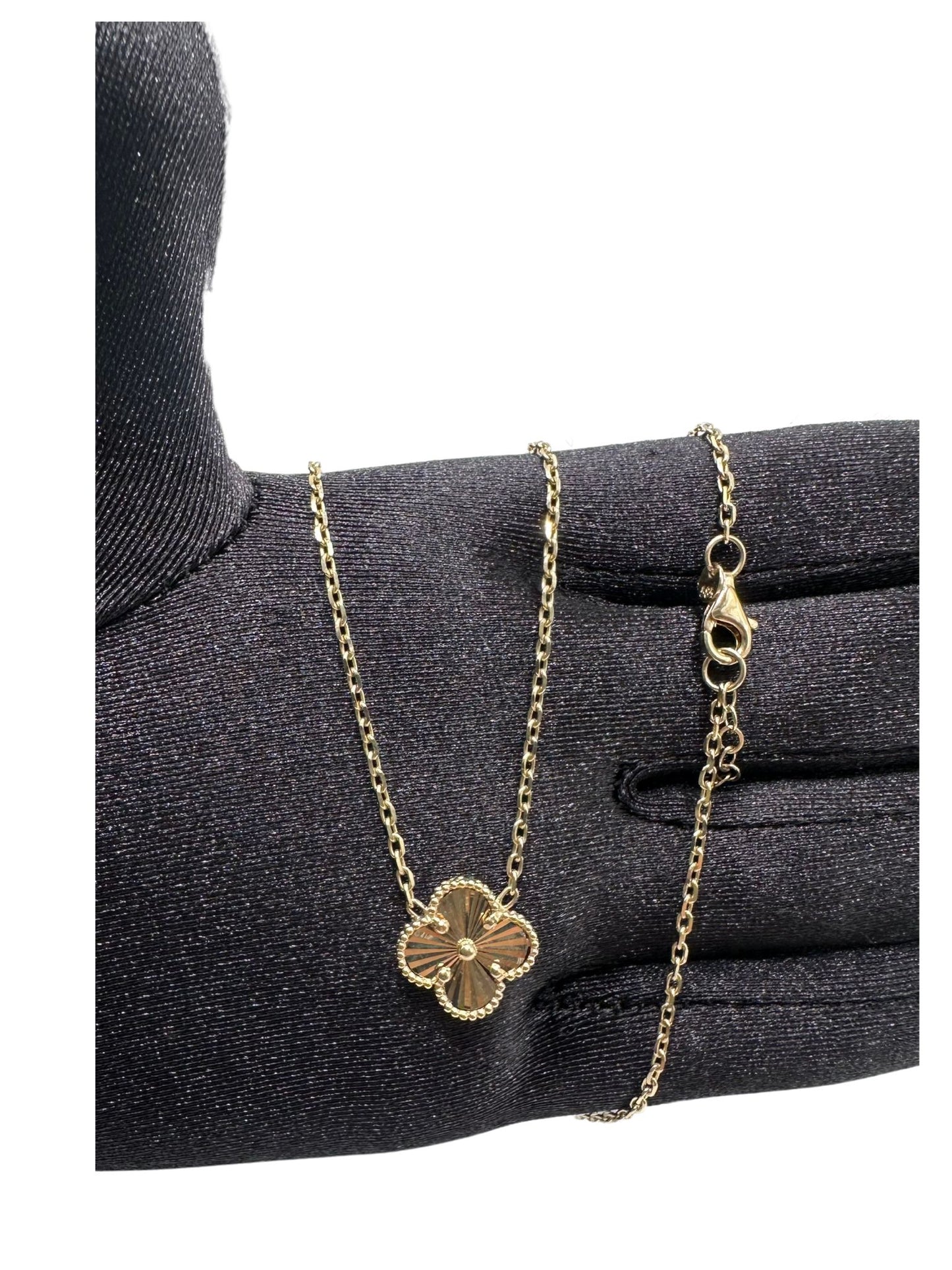 14K GOLD FLOWER NECKLACE